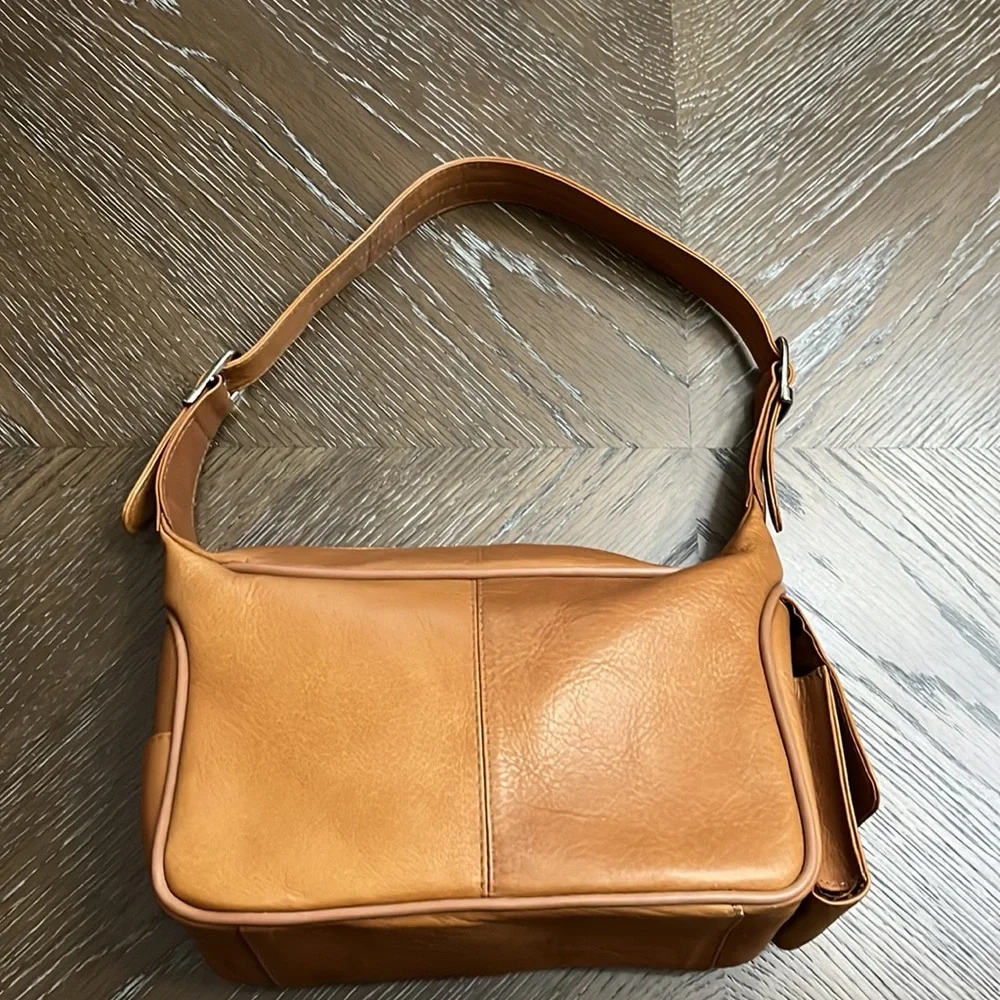 Cabela’s Columbia’s leather natural tan small bag